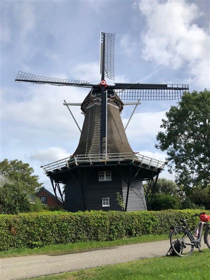 In Holwerd wurden wir fündig und haben eine Windmühle entdeckt