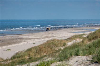 Vlieland mit dem geländegängigen Touristenbus