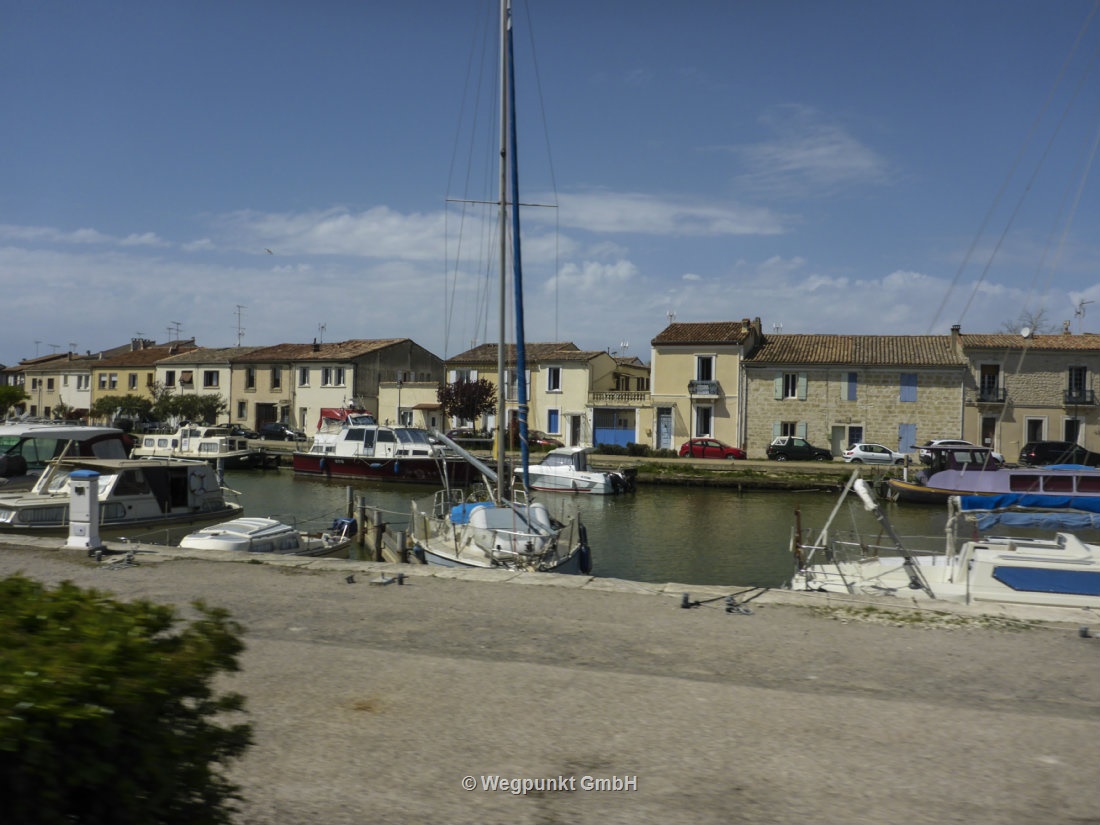 Der Flusshafen von Aigues Mortes