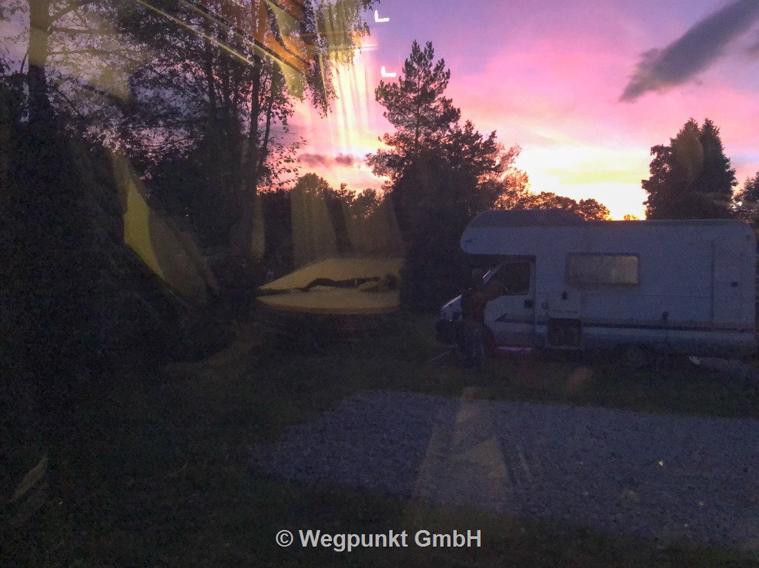 Ein Traumsonnenuntergang auf dem wunderschönen Campingplatz beim Fischer