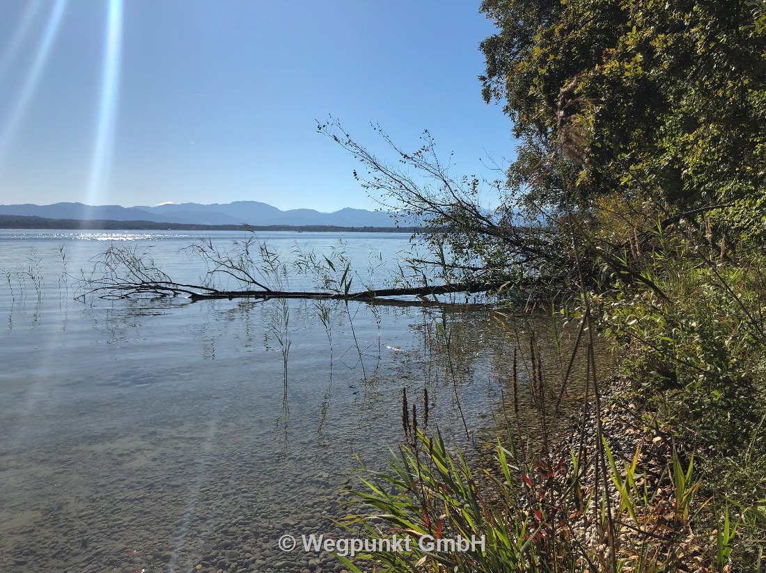 See, Berge, blauer Himmel - einfach traumhaft