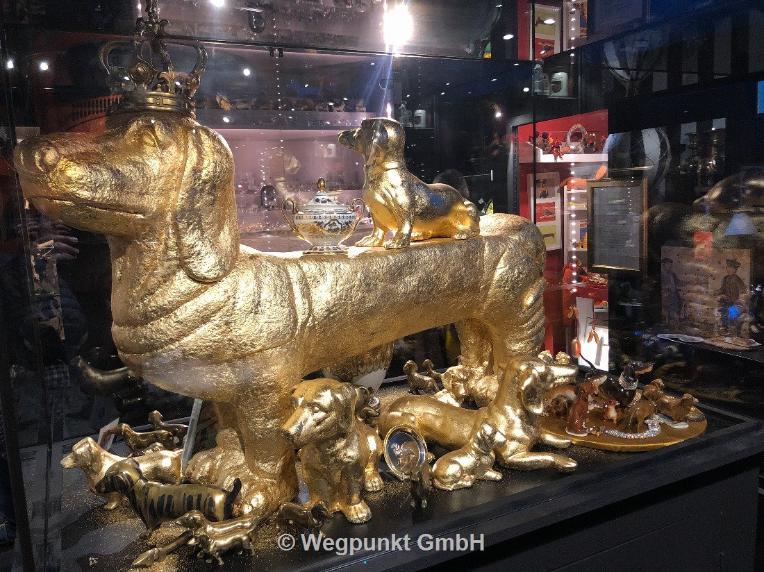 Dackel in Gold