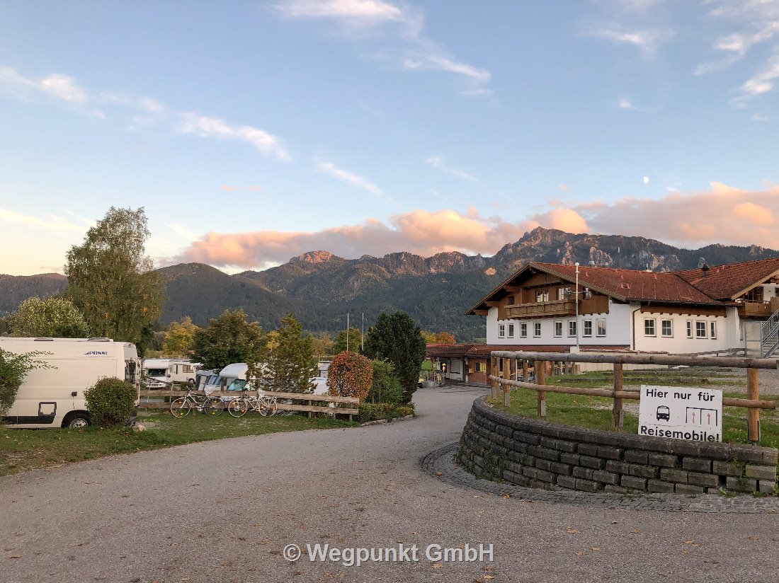 Der Blick zum Empfangsgebäude